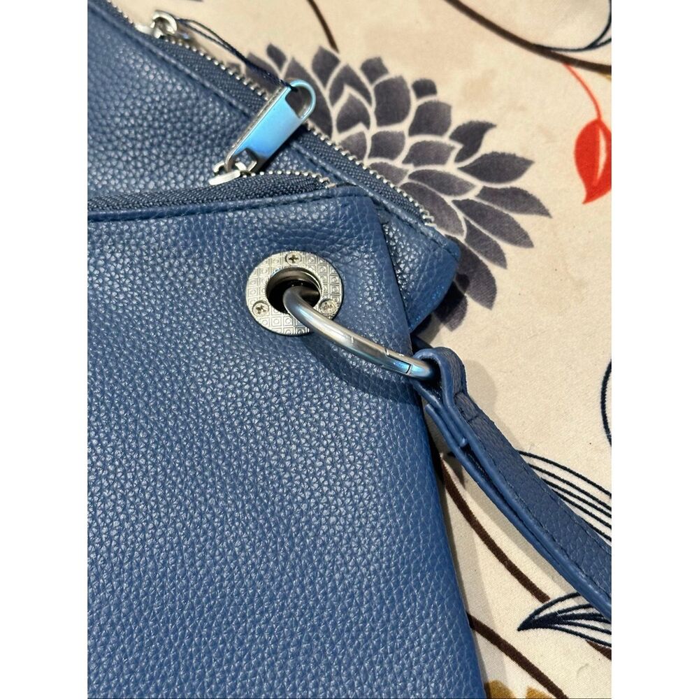 NWT French Connection dual pouches wristlet - Picture 5 of 8